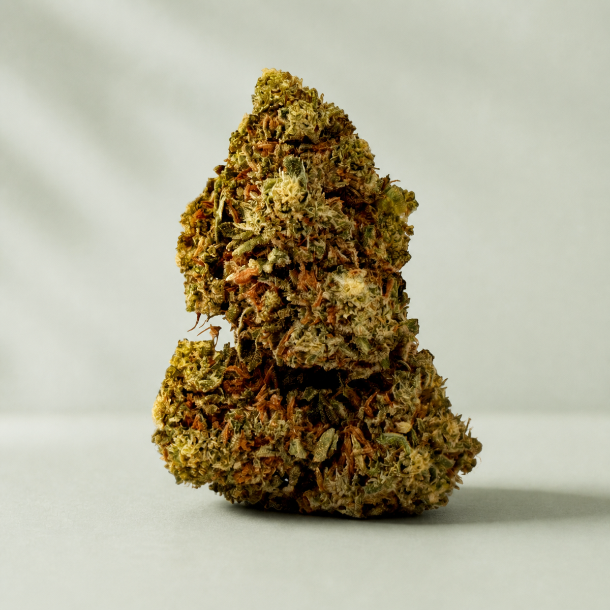 Pineapple CBD sur fond Beldia vert sauge clair