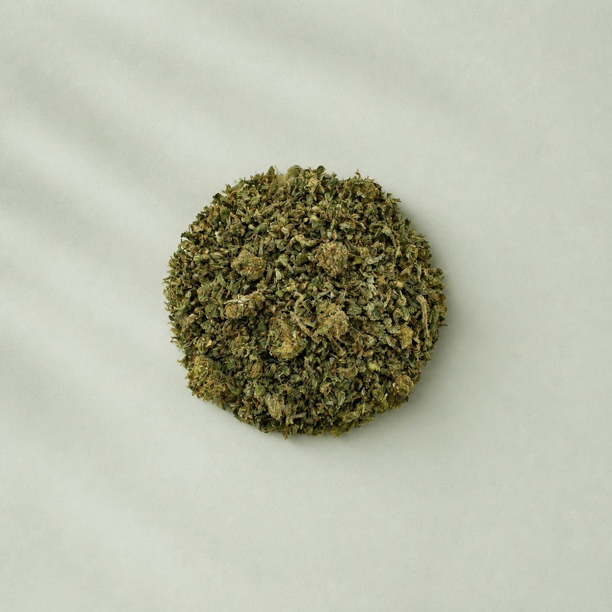 Trim CBD 20 g — vue du dessus sur fond Beldia vert sauge clair